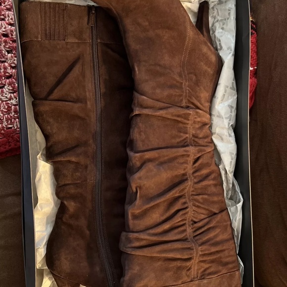 Kenneth Cole "GO OUT" Suede RIDING Boots, Color BARK, SIZE 10 MEDIUM - Picture 8 of 11
